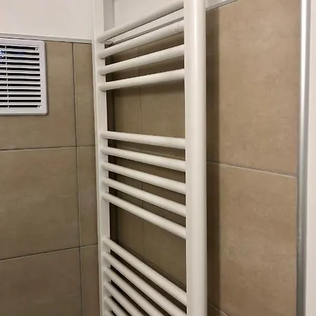 Otel Kraft Pool & Klimaanlage Ac 2*