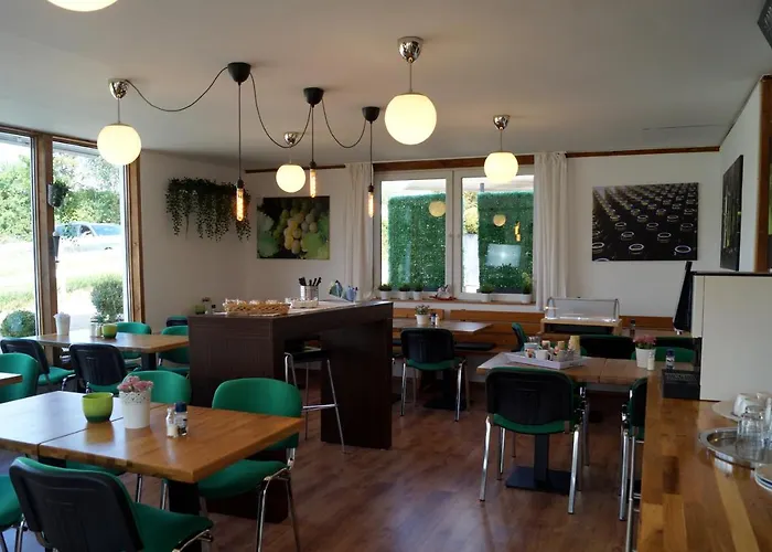 Kraft Alzey Worms A61 酒店 2*